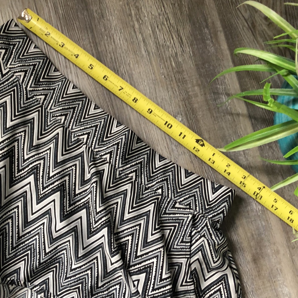 Chevron grey/back VANITY skirt size L - Picture 7 of 11